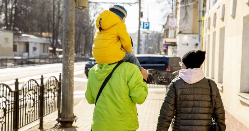 В РФ вводят дополнительное пособие для небогатых семей с ребенком до 3 лет, - пресса