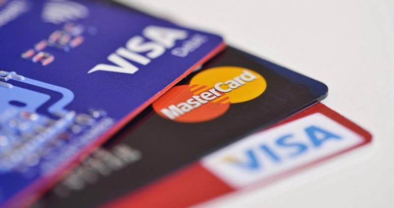 Лазейка в финансовый мир: Что россиянам надо знать о белорусских Visa и Mastercard