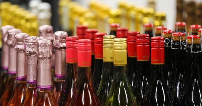 В РФ запретили продажу алкоголя до 8 января 2023 года
