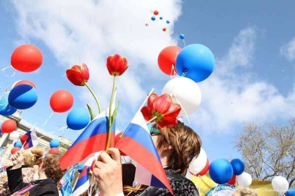 Праздничный май 2023: сколько дней отдыхаем в РФ, выгодно ли брать отпуск и какая погода будет на майские выходные
