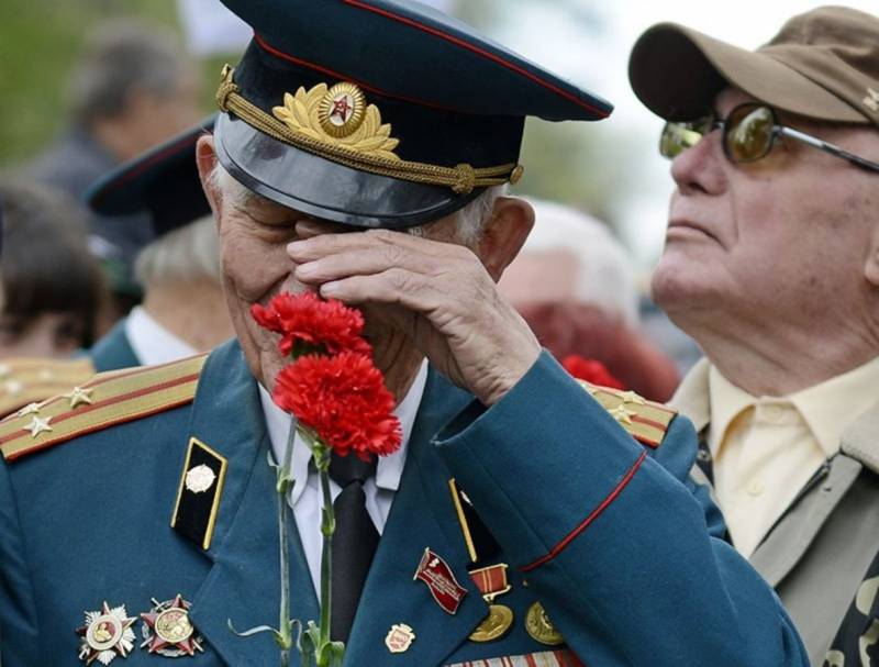 К 9 Мая от 10 до 25 тысяч рублей: ветераны ВОВ из разных субъектов РФ получат денежную выплату от властей